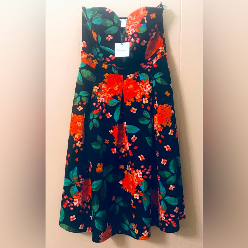 NWT Revamped Floral Strapless Dress